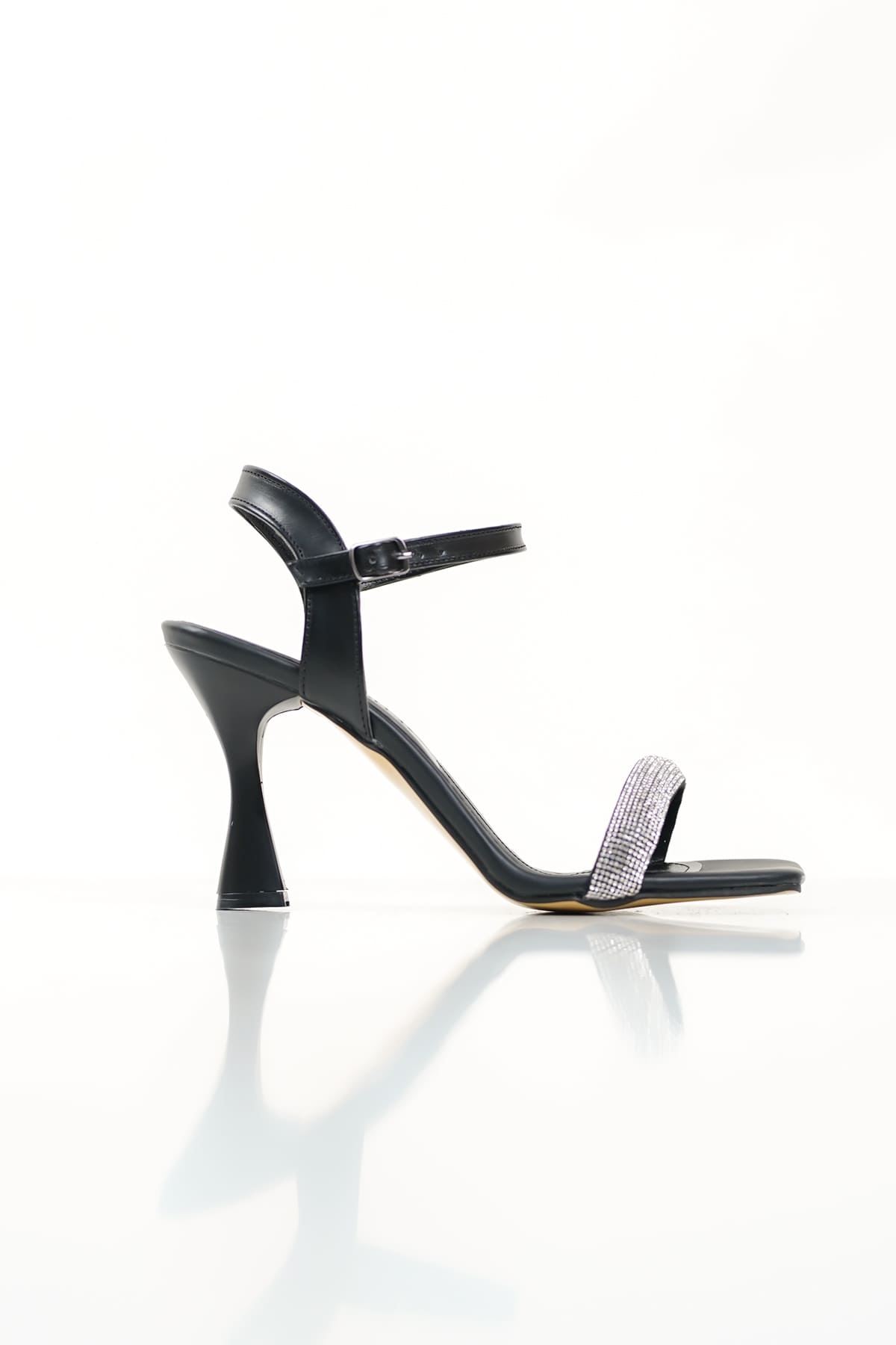 Kadın Tasarım Taşlı Sandalet TR115Y04A