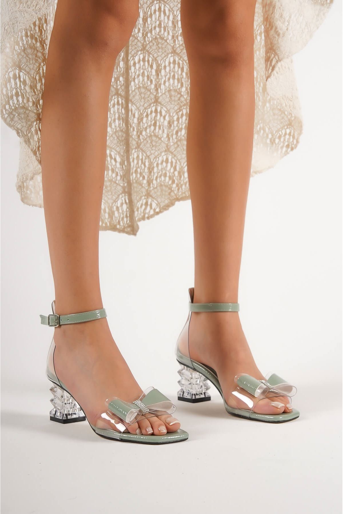 Kadın Şeffaf Topuklu Sandalet TR040Y40D
